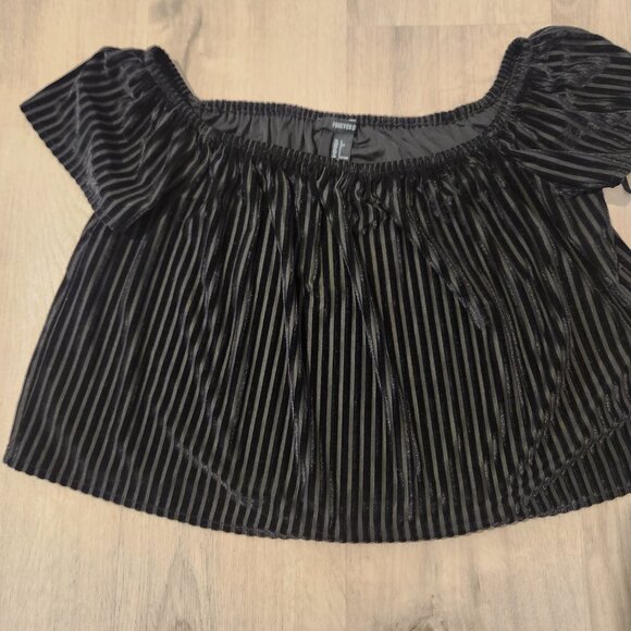 Forever 21, Off Shoulder Long Sleeve Rust colored Sweater and Black Midriff Top - Picture 3 of 4